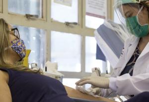 &Alpha;&theta;ή&nu;&alpha;: Έ&kappa;&tau;&alpha;&kappa;&tau;&eta; &Epsilon;&theta;&epsilon;&lambda;&omicron;&nu;&tau;&iota;&kappa;ή &Alpha;&iota;&mu;&omicron;&delta;&omicron;&sigma;ί&alpha; &sigma;&tau;&iota;&sigmaf; 24 &kappa;&alpha;&iota; 25 &Omicron;&kappa;&tau;&omega;&beta;&rho;ί&omicron;&upsilon;