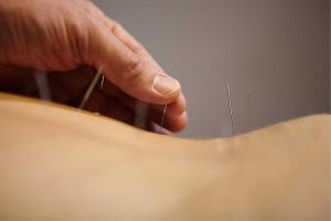 &Epsilon;&mu;&mu;&eta;&nu;ό&pi;&alpha;&upsilon;&sigma;&eta;: &Omicron; &beta;&epsilon;&lambda;&omicron;&nu;&iota;&sigma;&mu;ό&sigmaf; &epsilon;ί&nu;&alpha;&iota; &mu;ί&alpha; &rho;&epsilon;&alpha;&lambda;&iota;&sigma;&tau;&iota;&kappa;ή &epsilon;&pi;&iota;&lambda;&omicron;&gamma;ή έ&nu;&alpha;&nu;&tau;&iota; &tau;&eta;&sigmaf; &theta;&epsilon;&rho;&alpha;&pi;&epsilon;ί&alpha;&sigmaf; &omicron;&rho;&mu;&omicron;&nu;&iota;&kappa;ή&sigmaf; &upsilon;&pi;&omicron;&kappa;&alpha;&tau;ά&sigma;&tau;&alpha;&sigma;&eta;&sigmaf;