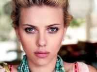 Scarlett Johansson: &Delta;&epsilon;&nu; &kappa;ά&nu;&epsilon;&iota; &phi;&iota;&lambda;ί&epsilon;&sigmaf; &mu;&epsilon; &eta;&theta;&omicron;&pi;&omicron;&iota;&omicron;ύ&sigmaf; ό&pi;&omega;&sigmaf; &delta;&eta;&lambda;ώ&nu;&epsilon;&iota;