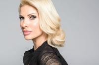 &Epsilon;&lambda;έ&nu;&eta; &Mu;&epsilon;&nu;&epsilon;&gamma;ά&kappa;&eta;: &Pi;&omicron;&zeta;ά&rho;&epsilon;&iota; &chi;&omega;&rho;ί&sigmaf; ί&chi;&nu;&omicron;&sigmaf; make up &sigma;&tau;&omicron; &delta;&omega;&mu;ά&tau;&iota;&omicron; &tau;&eta;&sigmaf; &kappa;ό&rho;&eta;&sigmaf; &tau;&eta;&sigmaf;