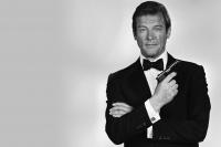 Roger Moore: &Mu;ό&lambda;&iota;&sigmaf; έ&phi;&upsilon;&gamma;&epsilon; &alpha;&pi;ό &tau;&eta; &zeta;&omega;ή &omicron; &beta;&rho;&epsilon;&tau;&alpha;&nu;ό&sigmaf; &eta;&theta;&omicron;&pi;&omicron;&iota;ό&sigmaf;