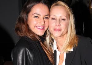 &Zeta;έ&nu;&iota;&alpha; &Mu;&pi;&omicron;&nu;ά&tau;&sigma;&omicron;&upsilon;: &Delta;&epsilon;&nu; &epsilon;ί&mu;&alpha;&sigma;&tau;&epsilon; &mu;&iota;&alpha; &omicron;&iota;&kappa;&omicron;&gamma;έ&nu;&epsilon;&iota;&alpha; &pi;&iota;&alpha;, &mu;&iota;&alpha; &zeta;&epsilon;&sigma;&tau;ή &alpha;&gamma;&kappa;&alpha;&lambda;&iota;ά