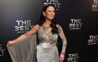 Catherine Zeta Jones: &Eta; &chi;&theta;&epsilon;&sigma;&iota;&nu;ή &epsilon;&mu;&phi;ά&nu;&iota;&sigma;ή &tau;&eta;&sigmaf; &mu;&epsilon; &pi;&alpha;&rho;&alpha;&mu;&omicron;&rho;&phi;&omega;&mu;έ&nu;&omicron; &pi;&rho;ό&sigma;&omega;&pi;&omicron;