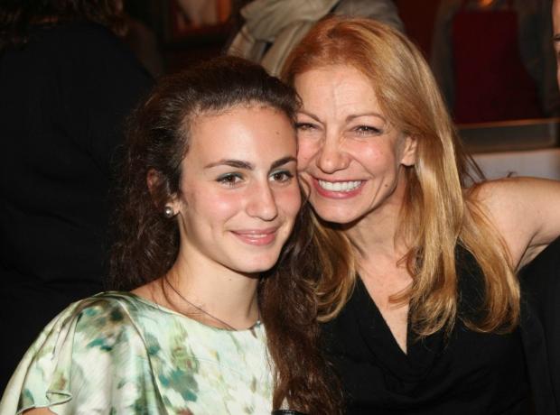 &Pi;έ&mu;&upsilon; &Zeta;&omicron;ύ&nu;&eta;: &laquo;Ό&tau;&alpha;&nu; έ&micro;&alpha;&theta;&alpha; &pi;&omega;&sigmaf; &eta; &kappa;ό&rho;&eta; &micro;&omicron;&upsilon; έ&chi;&epsilon;&iota; έ&nu;&alpha; &pi;&omicron;&lambda;ύ &sigma;&omicron;&beta;&alpha;&rho;ό &pi;&rho;ό&beta;&lambda;&eta;&micro;&alpha; &upsilon;&gamma;&epsilon;ί&alpha;&sigmaf;...&raquo;