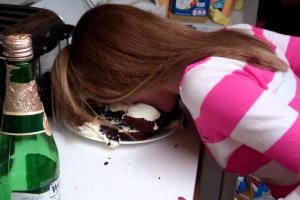 Viral &beta;ί&nu;&tau;&epsilon;&omicron; &mu;&epsilon; έ&nu;&alpha;&nu; &sigma;&epsilon;&rho;&beta;&iota;&tau;ό&rho;&omicron; &nu;&alpha; &phi;έ&rho;&nu;&epsilon;&iota; &mu;&iota;&alpha; &tau;&omicron;ύ&rho;&tau;&alpha; &kappa;&alpha;&pi;έ&lambda;&omicron; &sigma;&epsilon; &pi;&epsilon;&lambda;ά&tau;&iota;&sigma;&sigma;&alpha;