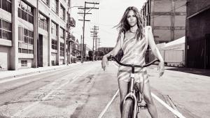 Halle Berry: &Mu;&iota;&lambda;ά&epsilon;&iota; &gamma;&iota;&alpha; &tau;&omicron; &pi;&rho;ό&beta;&lambda;&eta;&mu;&alpha; &upsilon;&gamma;&epsilon;ί&alpha;&sigmaf; &tau;&eta;&sigmaf; &tau;&omicron;&nu; &kappa;&alpha;&iota;&rho;ό &tau;&omicron;&upsilon; Covid-19