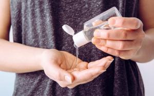 &Epsilon;&Omicron;&Phi;: &Alpha;&nu;&alpha;&kappa;&alpha;&lambda;&epsilon;ί &tau;&zeta;&epsilon;&lambda; &chi;&epsilon;&rho;&iota;ώ&nu; &pi;&omicron;&upsilon; &pi;&rho;&omicron;&omega;&theta;&epsilon;ί&tau;&alpha;&iota; &omega;&sigmaf; &beta;&iota;&omicron;&kappa;&tau;ό&nu;&omicron;