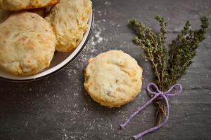 &Alpha;&lambda;&mu;&upsilon;&rho;ά &mu;&pi;&iota;&sigma;&kappa;ό&tau;&alpha; &mu;&epsilon; gouda