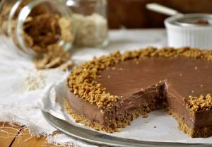 &Tau;ό&rho;&tau;&epsilon; &Sigma;&omicron;&kappa;&omicron;&lambda;ά&tau;&alpha;&sigmaf; ή &alpha;&lambda;&lambda;&iota;ώ&sigmaf; &tau;&omicron; &pi;&iota;&omicron; &alpha;&phi;&rho;ά&tau;&omicron;, &upsilon;&gamma;&rho;ό &kappa;&alpha;&iota; &epsilon;&lambda;&alpha;&phi;&rho;ύ cake