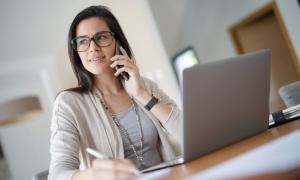 &Mu;έ&nu;&omicron;&upsilon;&mu;&epsilon; &sigma;&pi;ί&tau;&iota;, &alpha;&lambda;&lambda;ά &pi;&alpha;&rho;&alpha;&mu;έ&nu;&omicron;&upsilon;&mu;&epsilon; &sigma;&tau;&upsilon;&lambda;ά&tau;&epsilon;&sigmaf;!