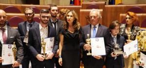 &Lambda;&alpha;&mu;&pi;&rho;&omicron;ί &epsilon;&pi;&iota;&sigma;&tau;ή&mu;&omicron;&nu;&epsilon;&sigmaf; &kappa;&alpha;&iota; ά&nu;&theta;&rho;&omega;&pi;&omicron;&iota; &tau;&eta;&sigmaf; &tau;έ&chi;&nu;&eta;&sigmaf; &beta;&rho;&alpha;&beta;&epsilon;ύ&theta;&eta;&kappa;&alpha;&nu; &sigma;&tau;&alpha; &beta;&rho;&alpha;&beta;&epsilon;ί&alpha; Sciacca &sigma;&tau;&omicron; &Beta;&alpha;&tau;&iota;&kappa;&alpha;&nu;ό. &Beta;&rho;&alpha;&beta;&epsilon;ί&omicron; &Iota;&alpha;&tau;&rho;&iota;&kappa;ή&sigmaf; &epsilon;&pi;&iota;&sigma;&tau;ή&mu;&eta;&sigmaf; &sigma;&tau;&omicron;&nu; Έ&lambda;&lambda;&eta;&nu;&alpha; &chi;&epsilon;&iota;&rho;&omicron;&upsilon;&rho;&gamma;ό &Kappa;&omega;&nu;&sigma;&tau;&alpha;&nu;&tau;ί&nu;&omicron; &Kappa;&omega;&nu;&sigma;&tau;&alpha;&nu;&tau;&iota;&nu;ί&delta;&eta;