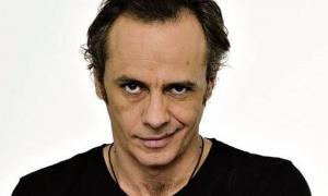 &Pi;έ&theta;&alpha;&nu;&epsilon; &xi;&alpha;&phi;&nu;&iota;&kappa;ά &omicron; &eta;&theta;&omicron;&pi;&omicron;&iota;ό&sigmaf; &Pi;ά&nu;&omicron;&sigmaf; &Rho;&epsilon;&nu;&tau;&omicron;ύ&mu;&eta;&sigmaf;