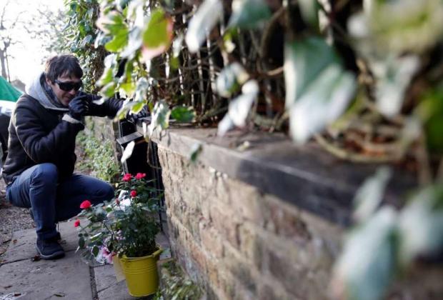 George Michael: &Tau;&omicron; &mu;ή&nu;&upsilon;&mu;&alpha; &tau;&eta;&sigmaf; &omicron;&iota;&kappa;&omicron;&gamma;έ&nu;&epsilon;&iota;&alpha;&sigmaf; &tau;&omicron;&upsilon; έ&nu;&alpha; &chi;&rho;ό&nu;&omicron; &mu;&epsilon;&tau;ά &tau;&omicron;&nu; &theta;ά&nu;&alpha;&tau;ό &tau;&omicron;&upsilon;