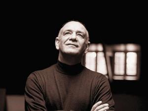 &Alpha;&upsilon;&tau;ό ή&tau;&alpha;&nu; &tau;&omicron; &mu;&epsilon;&gamma;ά&lambda;&omicron; &mu;&upsilon;&sigma;&tau;&iota;&kappa;ό &tau;&omicron;&upsilon; &Delta;&eta;&mu;ή&tau;&rho;&eta; &Mu;&eta;&tau;&rho;&omicron;&pi;ά&nu;&omicron;&upsilon; &pi;&omicron;&upsilon; &alpha;&pi;&omicron;&kappa;&alpha;&lambda;ύ&phi;&theta;&eta;&kappa;&epsilon;