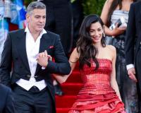 &Pi;&alpha;&tau;έ&rho;&alpha;&sigmaf; &omicron; George Clooney! &Gamma;έ&nu;&nu;&eta;&sigma;&epsilon; &eta; Amal Alamuddin