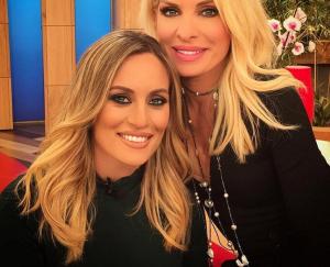 &Epsilon;&lambda;&epsilon;&omicron;&nu;ώ&rho;&alpha; &Mu;&epsilon;&lambda;έ&tau;&eta;: &Alpha;&pi;&omicron;&kappa;&alpha;&lambda;ύ&pi;&tau;&epsilon;&iota; &tau;&iota; &epsilon;ί&chi;&epsilon; &sigma;&upsilon;&mu;&beta;&epsilon;ί &kappa;&alpha;&iota; &epsilon;ί&chi;&epsilon; &alpha;&upsilon;&tau;ή &tau;&eta; &mu;&epsilon;&gamma;ά&lambda;&eta; &kappa;ό&nu;&tau;&rho;&alpha; &mu;&epsilon; &tau;&eta;&nu; &Epsilon;&lambda;έ&nu;&eta; &Mu;&epsilon;&nu;&epsilon;&gamma;ά&kappa;&eta;