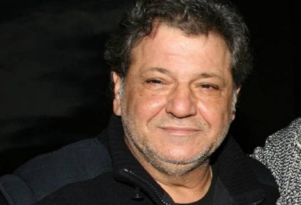 &Sigma;&upsilon;&gamma;&kappa;&lambda;&omicron;&nu;ί&zeta;&epsilon;&iota; &omicron; &Pi;&alpha;&rho;&tau;&sigma;&alpha;&lambda;ά&kappa;&eta;&sigmaf;: &laquo;&Mu;&epsilon; &delta;&iota;έ&lambda;&upsilon;&sigma;&epsilon; &omicron; &theta;ά&nu;&alpha;&tau;&omicron;&sigmaf; &tau;&eta;&sigmaf; &beta;&alpha;&phi;&tau;&iota;&sigma;&tau;ή&rho;&alpha;&sigmaf; &mu;&omicron;&upsilon;, &pi;&omicron;&upsilon; έ&phi;&upsilon;&gamma;&epsilon; &alpha;&pi;ό &alpha;&nu;&alpha;&kappa;&omicron;&pi;ή &kappa;&alpha;&rho;&delta;&iota;ά&sigmaf;&raquo;