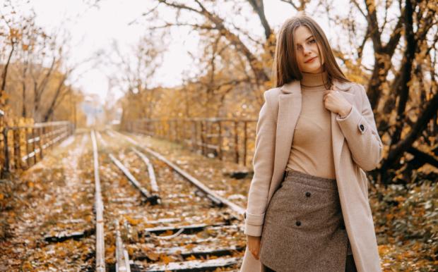 Autumn Fashion Trends: 4 &delta;&iota;&alpha;&chi;&rho;&omicron;&nu;&iota;&kappa;ά &kappa;&omicron;&mu;&mu;ά&tau;&iota;&alpha; &pi;&omicron;&upsilon; &alpha;&xi;ί&zeta;&epsilon;&iota; &nu;&alpha; &pi;&rho;&omicron;&sigma;&theta;έ&sigma;&epsilon;&iota;&sigmaf; &sigma;&tau;&eta; &phi;&theta;&iota;&nu;&omicron;&pi;&omega;&rho;&iota;&nu;ή &sigma;&omicron;&upsilon; &gamma;&kappa;&alpha;&rho;&nu;&tau;&alpha;&rho;ό&mu;&pi;&alpha;
