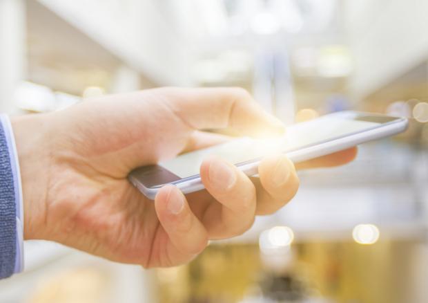Smartphones &kappa;&alpha;&iota; &sigma;ύ&nu;&delta;&rho;&omicron;&mu;&omicron; &kappa;&alpha;&rho;&pi;&iota;&alpha;ί&omicron;&upsilon; &sigma;&omega;&lambda;ή&nu;&alpha;: &upsilon;&pi;ά&rho;&chi;&epsilon;&iota; &sigma;ύ&nu;&delta;&epsilon;&sigma;&eta;;